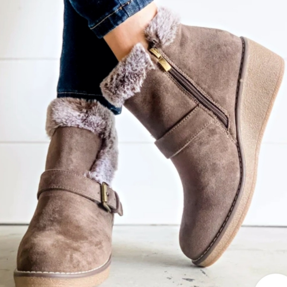BOOTIES